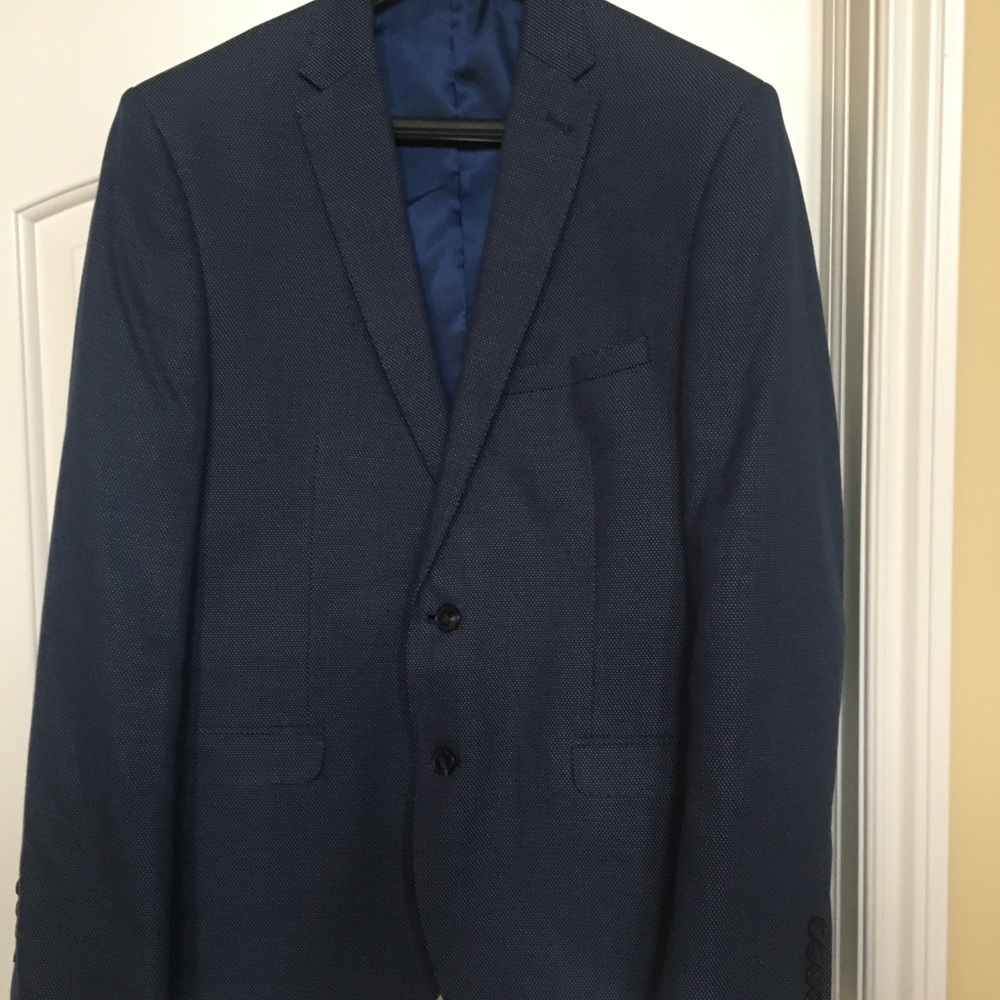 Men’s Blue Suit - Picture 3 of 5